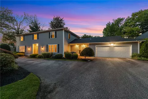 145 E Hill Dr, Cranston, RI 02920