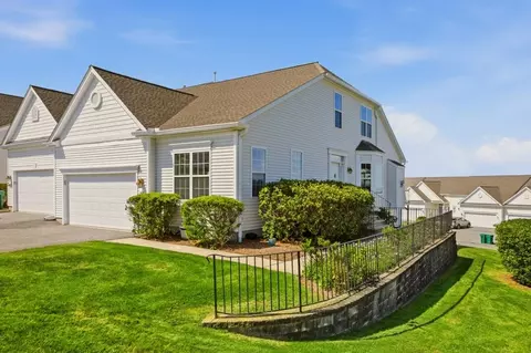 264 Rolling Hill Rd #264, Portsmouth, RI 02871
