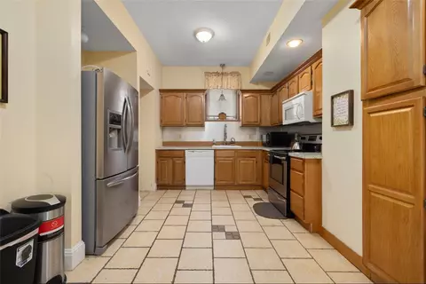 Entry Way - 576 Fairmount St, Woonsocket, RI 02895 photo 4 of 5