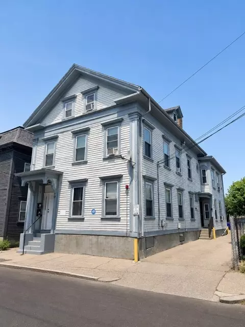 17 Cromwell St, Providence, RI 02907