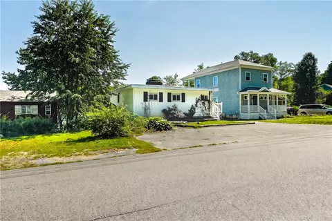 Exterior - 103 Lake Dr, Glocester, RI 02814 photo 2 of 7