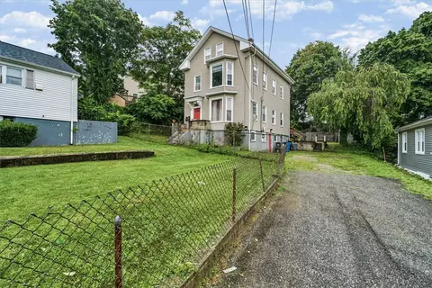 216 Maplewood Ave, Cranston, RI 02920
