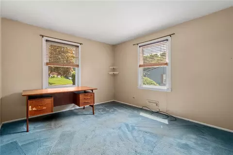 Bedroom - 63 Pine Crest Dr, Woonsocket, RI 02895 photo 4 of 6