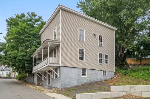99 Cato St, Woonsocket, RI 02895 photo 6