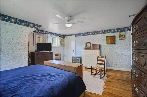 Bedroom - 37 Nelson Rd, Cranston, RI 02921 photo 6 of 10