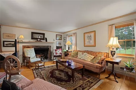Living - 37 Nelson Rd, Cranston, RI 02921 photo 4 of 7
