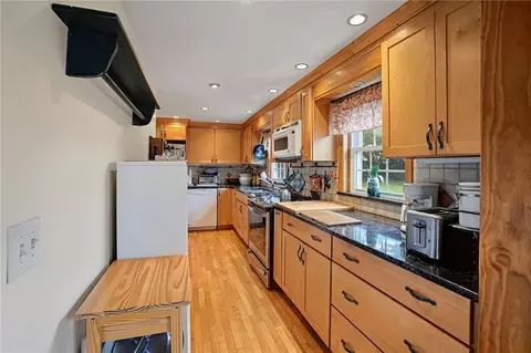 Kitchen - 37 Nelson Rd, Cranston, RI 02921 photo 3 of 5