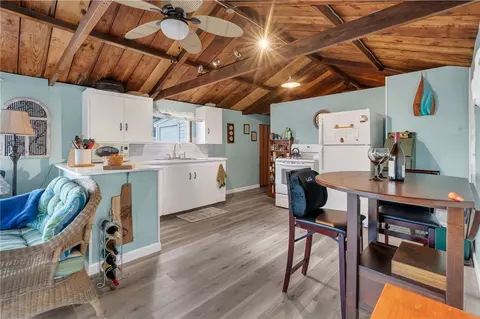 29 E Andrew Comstock Rd, Warwick, RI 02886 photo 6