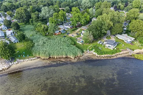 29 E Andrew Comstock Rd, Warwick, RI 02886 photo 40