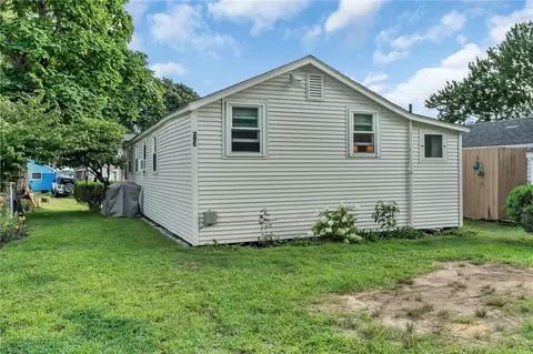 29 E Andrew Comstock Rd, Warwick, RI 02886 photo 35