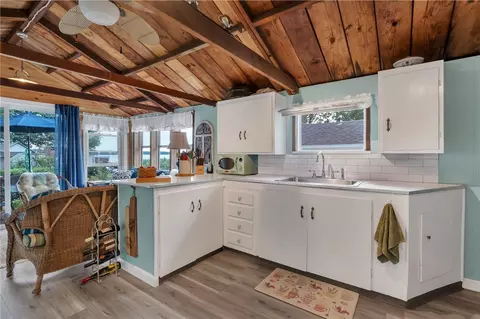 29 E Andrew Comstock Rd, Warwick, RI 02886 photo 7