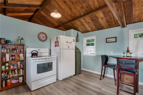 29 E Andrew Comstock Rd, Warwick, RI 02886 photo 8
