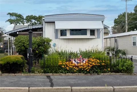 46 Lowell Ave, Pawtucket, RI 02861