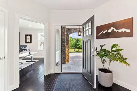 Entry Way - 919 Ten Rod Rd, Exeter, RI 02822 photo 1 of 5