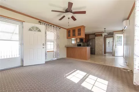Living - 979 Toll Gate Rd, Warwick, RI 02886 photo 1 of 3
