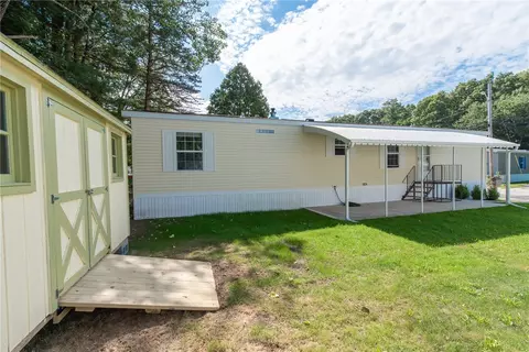 Exterior - 979 Toll Gate Rd, Warwick, RI 02886 photo 2 of 2