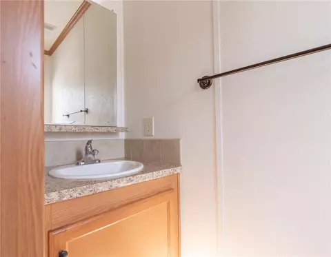 Bath - 979 Toll Gate Rd, Warwick, RI 02886 photo 1 of 2