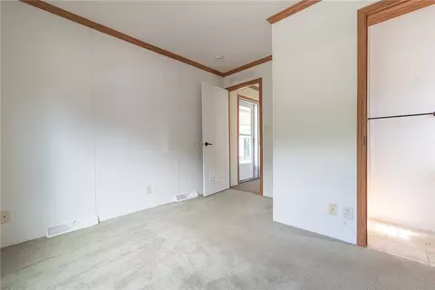 Bedroom - 979 Toll Gate Rd, Warwick, RI 02886 photo 2 of 5