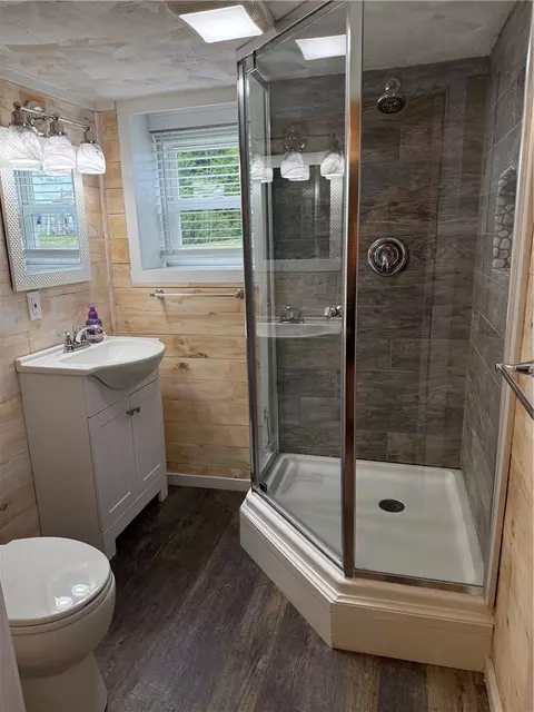Bath - 8 Maple Root Rd, Coventry, RI 02816 photo 2 of 2