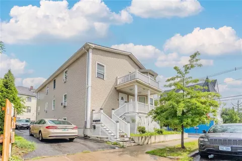 95 Laura St, Providence, RI 02907