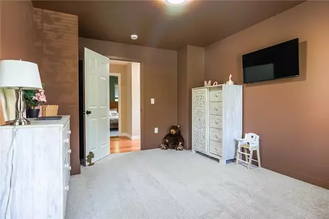 Bedroom - 2 Overhill Rd, Warren, RI 02885 photo 2 of 5