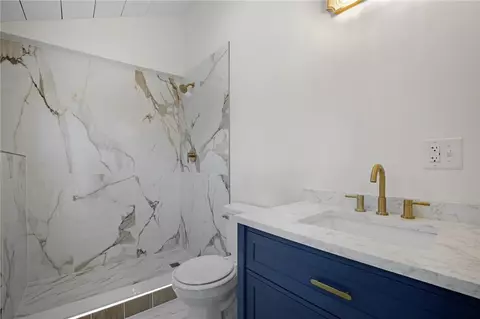 Bath - 61 Cactus St, Warwick, RI 02886 photo 3 of 3