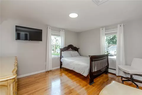 Bedroom - 27 Centennial St, Warwick, RI 02886 photo 4 of 8
