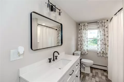 Bath - 27 Centennial St, Warwick, RI 02886 photo 2 of 4