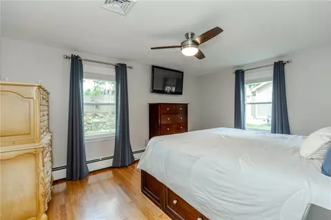 Bedroom - 27 Centennial St, Warwick, RI 02886 photo 1 of 8