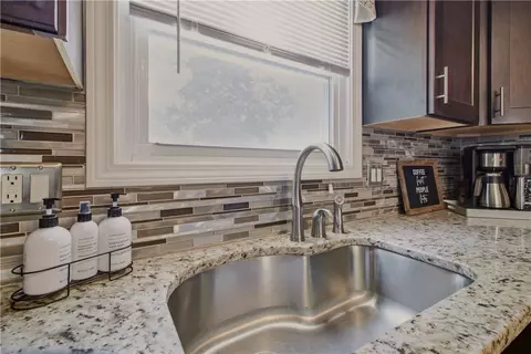 Kitchen - 5 Beejay Ct, Warren, RI 02885 photo 3 of 4