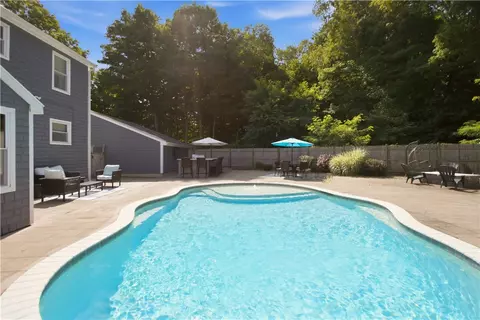 Exterior - 5 Beejay Ct, Warren, RI 02885 photo 8 of 14