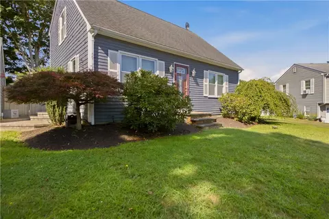 Exterior - 5 Beejay Ct, Warren, RI 02885 photo 3 of 14