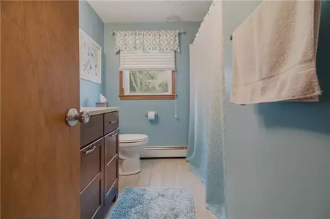 Bath - 5 Beejay Ct, Warren, RI 02885 photo 2 of 3