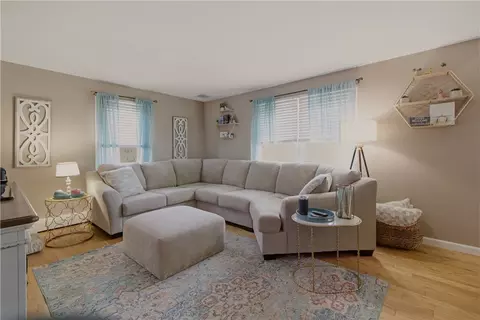 Living - 5 Beejay Ct, Warren, RI 02885 photo 1 of 1