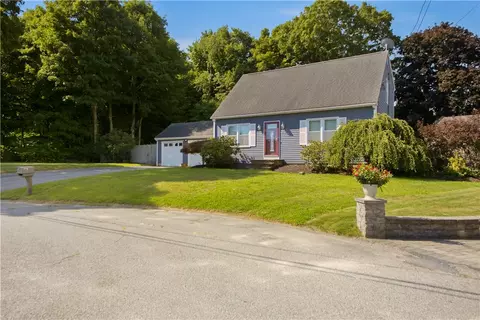Exterior - 5 Beejay Ct, Warren, RI 02885 photo 2 of 14