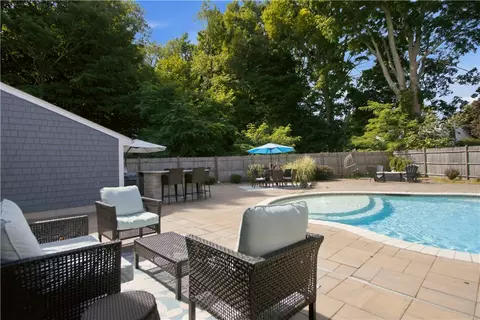 Exterior - 5 Beejay Ct, Warren, RI 02885 photo 9 of 14