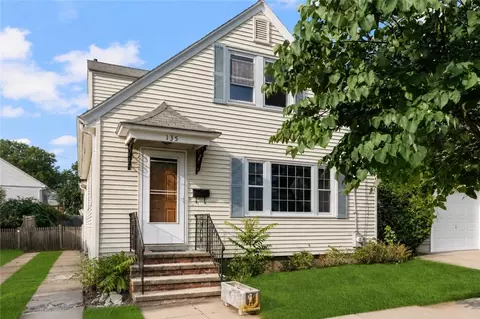 135 Sandringham Ave, Providence, RI 02908
