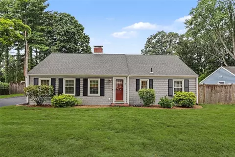 25 Tingley Dr, Cumberland, RI 02864