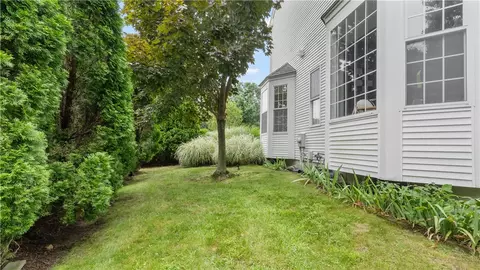 Exterior - 68 Castle Rocks Rd, Warwick, RI 02886 photo 6 of 11