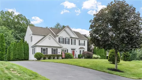 Exterior - 68 Castle Rocks Rd, Warwick, RI 02886 photo 2 of 11