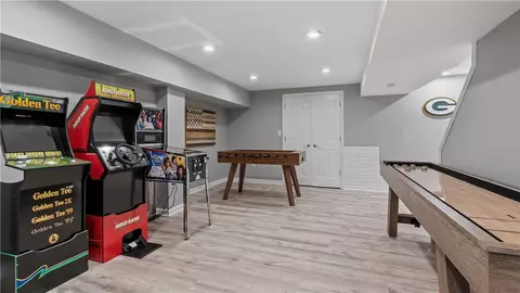 Entry Way - 68 Castle Rocks Rd, Warwick, RI 02886 photo 5 of 6