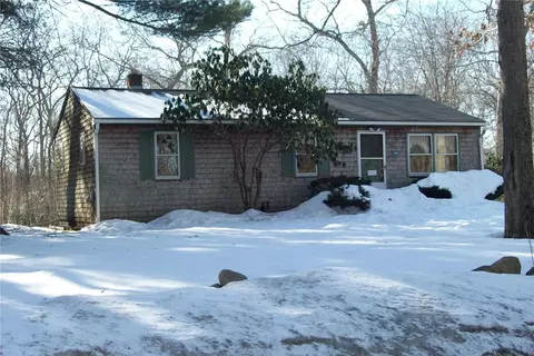 233 North Rd, Hopkinton, RI 02833