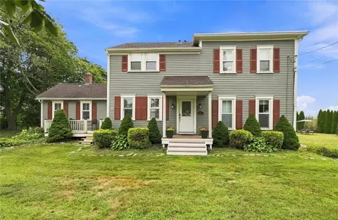481 Oliphant Ln, Middletown, RI 02842