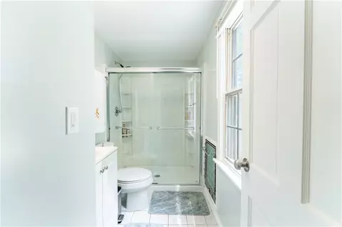 Bath - 10 Lofty Heights Rd, Westerly, RI 02891 photo 2 of 3
