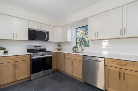Kitchen - 6 Holmes St, Westerly, RI 02891 photo 4 of 5
