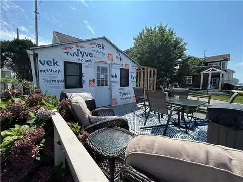 4 Lane Three, Narragansett, RI 02882