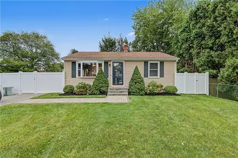 8 Progress Ave, Johnston, RI 02919