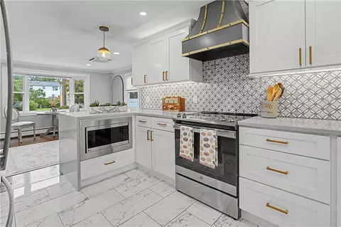 Kitchen - 8 Progress Ave, Johnston, RI 02919 photo 5 of 6