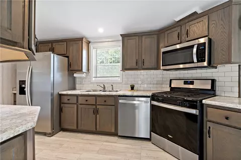 Kitchen - 38 Diamond Rd, Glocester, RI 02814 photo 3 of 6