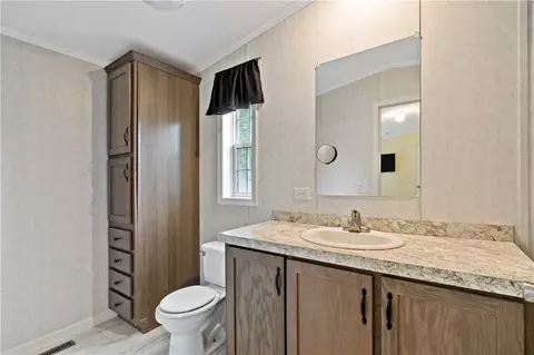 Bath - 38 Diamond Rd, Glocester, RI 02814 photo 3 of 4